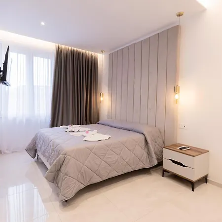 Sulle Stelle בית הארחה 3*